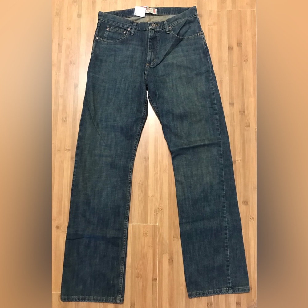Brand New with Tag Mens Wrangler Relaxed Boot Jeans